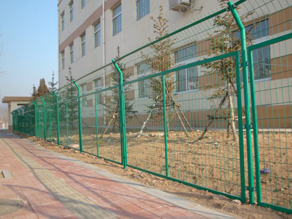 框架護(hù)欄網(wǎng)